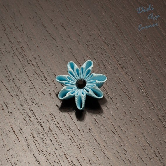 Light Blue Daisy Flower Lapel Pin