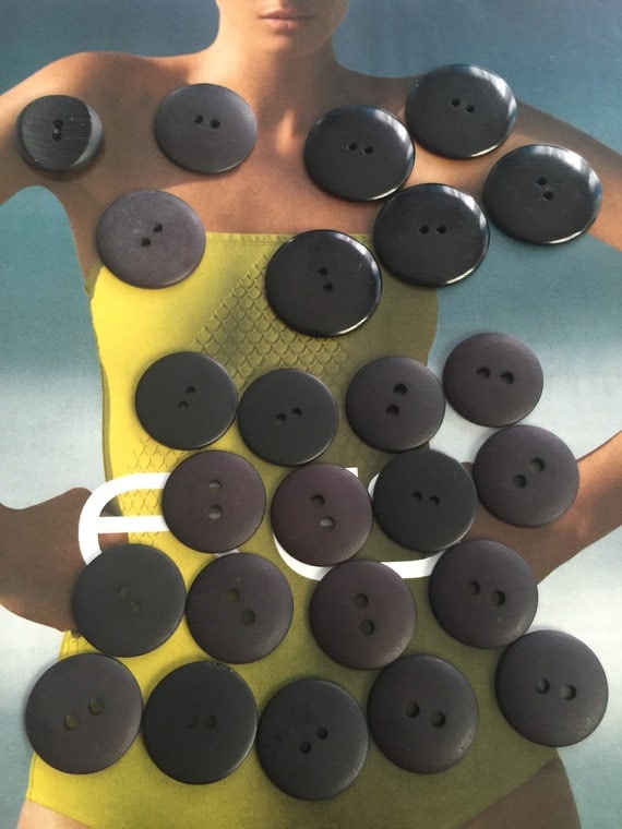 Bulk 25 large black buttons/ plastic buttons / 2 holes large