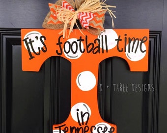 UT Vols Orange & White Polka Dots Tennessee Vols Football Wooden Door Hanger // Go Big Orange Door Decor // University of Tennessee Wreath