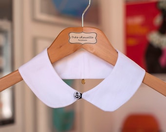 White cotton Peter Pan collar with nautical button closure
