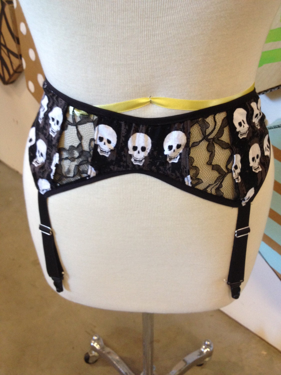 Skull Goth Punk Lace Insert Garter Belt Garterbelt