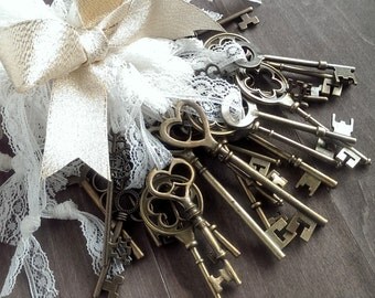 Skeleton key favors (24) skeleton key wedding favors, gift tie ons, christmas tree decorations, rustic wedding favors