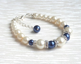 Navy Bridesmaid Gift Bracelet Dark Blue Ivory Swarovski Pearl Bracelet Bridesmaid Wedding Jewelry Beaded Jewelry Bridesmaid Bracelet B0091