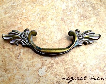 Victorian Gold & White Dresser Pulls French Furniture Pulls Mid Century Dresser Drawer Pulls Vintage Brass Drawer Pulls Dresser Pull Handle