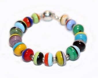 Bracelet coloré en verre • Attache magnétique • Lampwork glass • Multicouleur • Multicolor trending jewelry