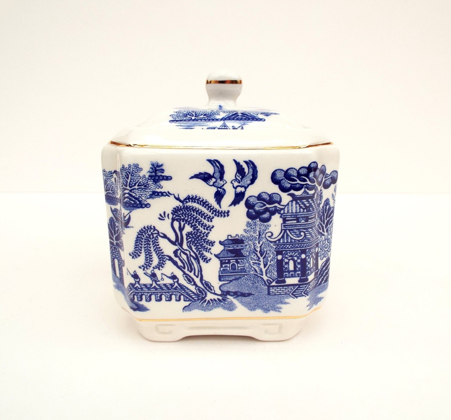 Sadler Sugar Bowl, Willow Pattern Pottery, Blue and White China, Cube