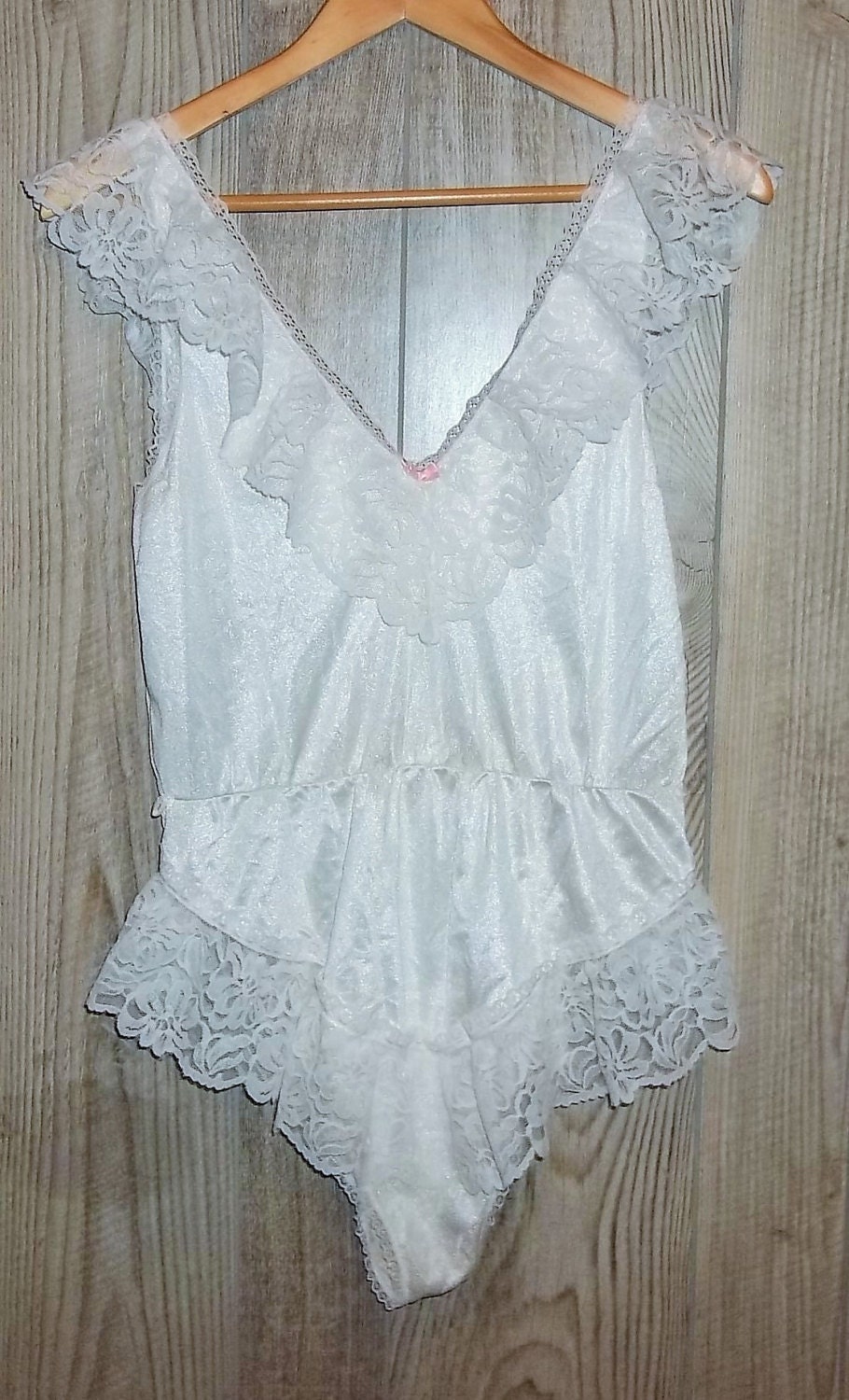 Vintage 80s Alana Gale White Teddy L Pink Accents Lace Romper