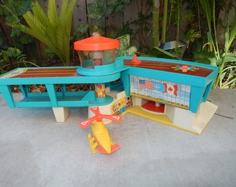 Fisher Price AIRPORT-996-Little People TOY-1972 Fisher Price-HELICOPTER landing pad-air traffic control tower-airport toy