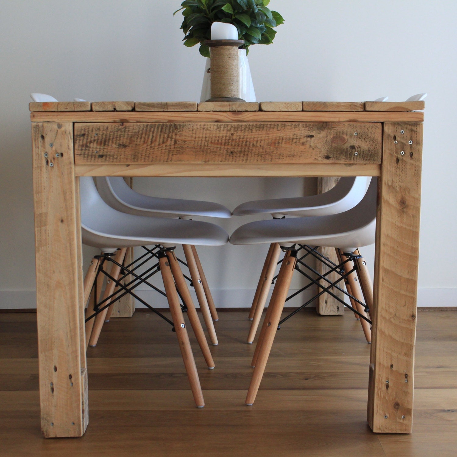  Pallet Dining Table 