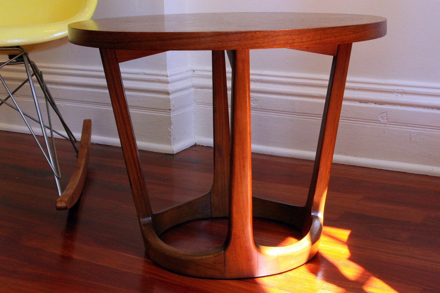 MidCentury Lane Circular End Table 99718 by thefurniturepreserve