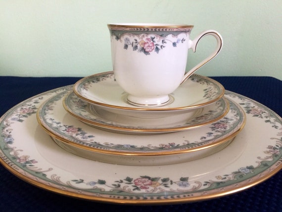 Lenox Spring Vista fine china 5 piece place