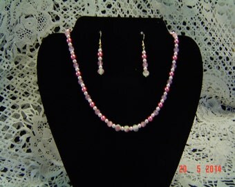 Beautiful single strand necklace and earring set