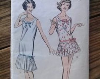 Vintage 1960s Pattern Nightie Playsuit Advance 8815 B36 2015365