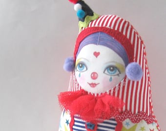 Collection Yves Rocher : Poupée Clown En Porcelaine Et Tissu, Nœud Papillon, 23cm – NEUVE