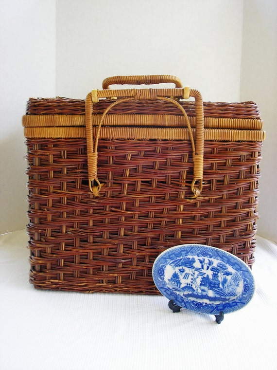 Vintage Wicker Picnic Basket Large Two Tone Picnic Basket with