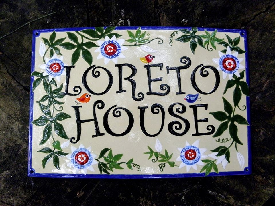 personalized-enamel-house-sign-streetplate-house-name-sign