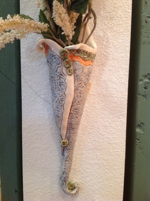 Wall pocket/wall vase/vase/ceramic vase/pottery by joycepottery