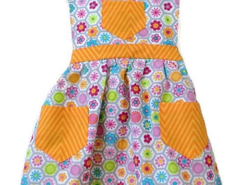 Flowered Apron, Children's Apron, Toddler apron, Girl Apron, Baking Apron, Cooking Apron, Kids Apron, Little Girls Apron, Retro Style Apron