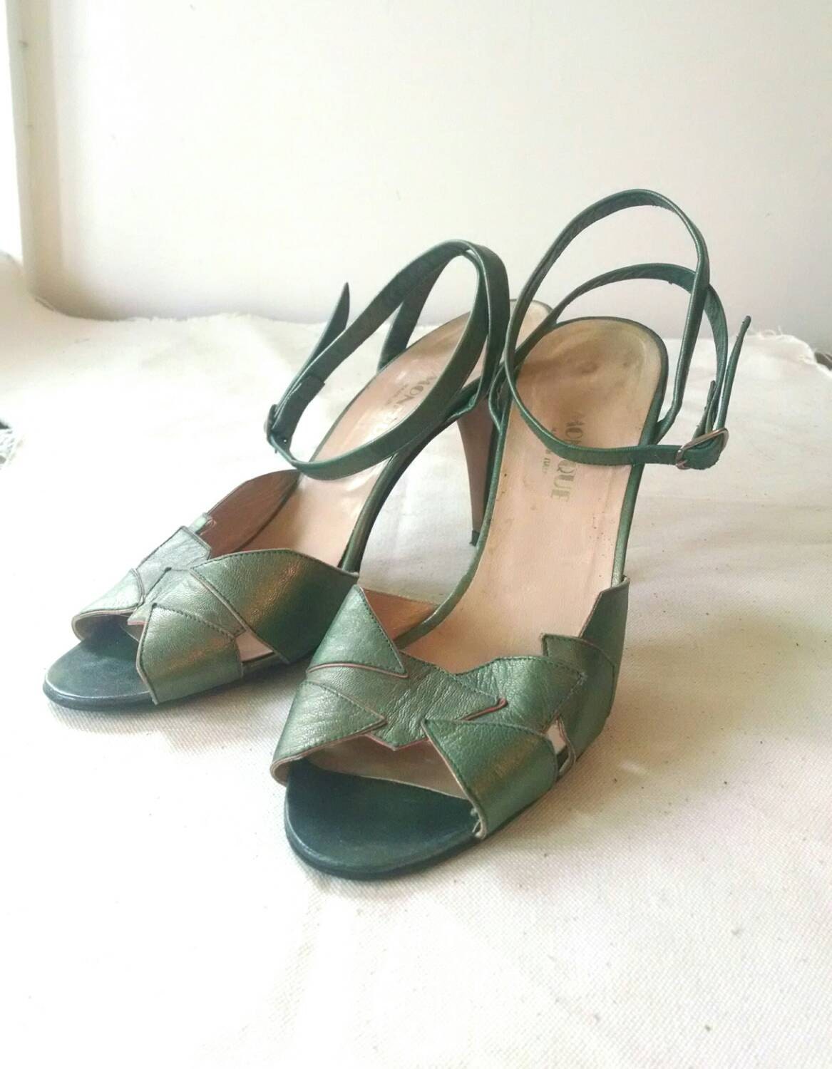 leaf heels green