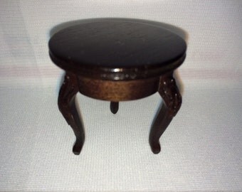 Dollhouse Miniature Table by Sonia Messer 1" Scale (ITZ)