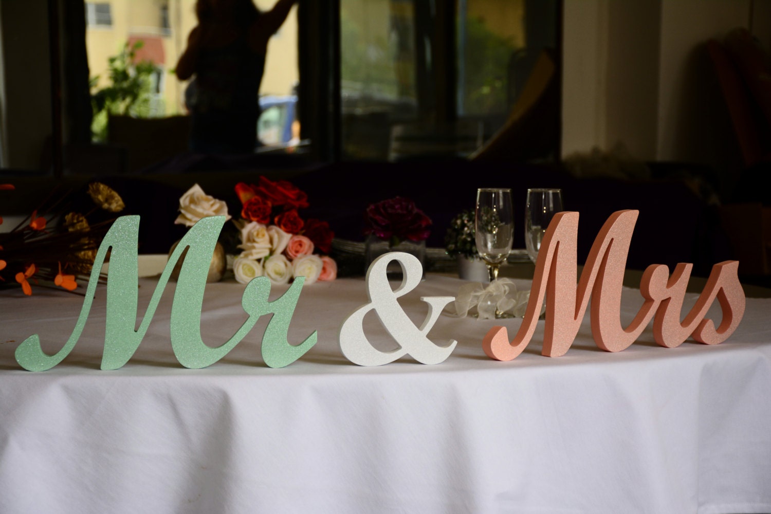 Mint And Peach Mr. & Mrs. Letters Glitter Wedding Table Mint And Peach Mr. & Mrs. Letters Glitter Wedding Table