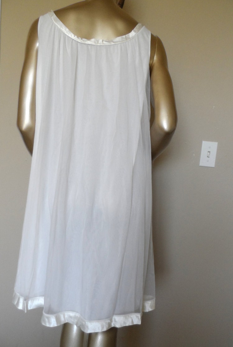 Vintage Sexy Sheer White Negligee & Peignoir by HappyValleyAvenue