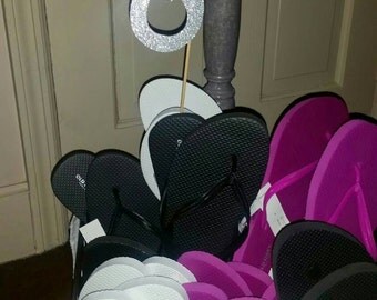 Wedding flip flops - wedding flip flop size signs- size for flip flops, wedding guest flip flop sign- organized flip flops