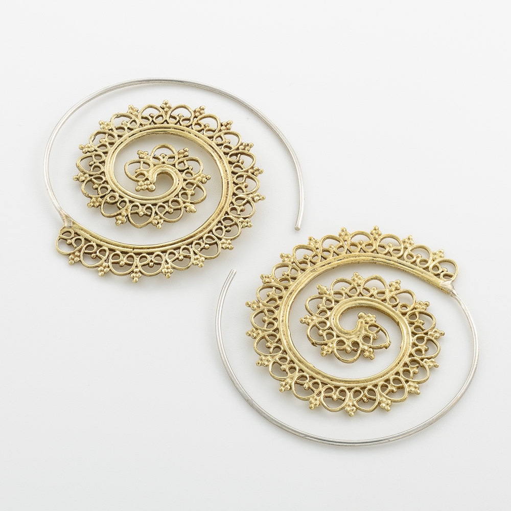 Brass spiral earrings. tribal earring. spiral earring. ethnic