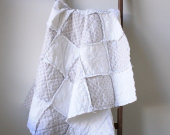 Neutral rag quilt - White rag quilt - Gray white rag quilt - Crib rag quilt - Baby rag quilt