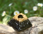 Mini Orgone Pyramid - Onyx - Root Chakra Healing - Metaphysical Decor and Spiritual Gift - Balance and Meditation - Positive Energy Healing