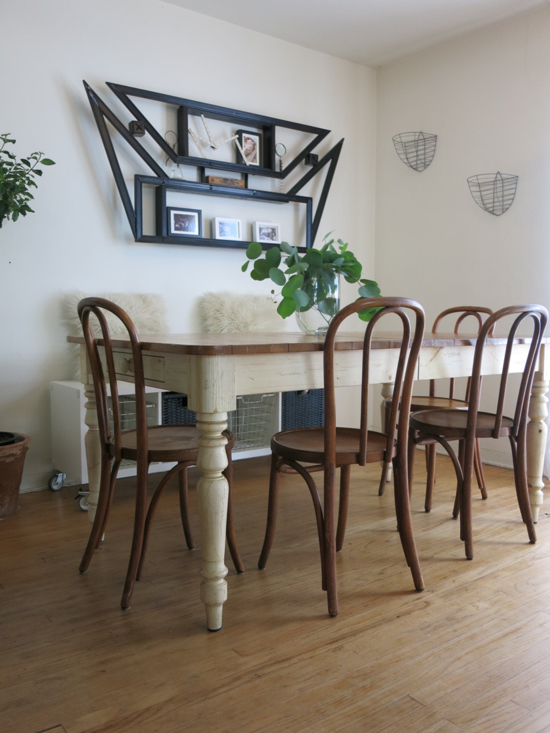 Set of Four Thonet New York No.18 Bentwood / Dining / Side Chairs / Cafe Chairs - Haute Juice