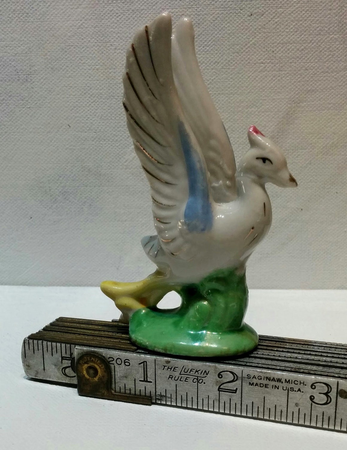 crane bird figurine