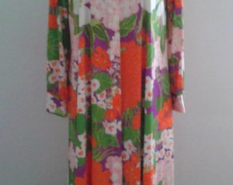 SALE /// Vintage 1970's Marc Psychedelic Floral Print Poly Robe Loungewear