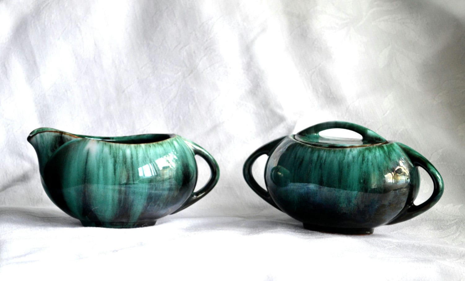 Vintage MCM Sleek Style Blue Mountain Pottery Green Drip Creamer