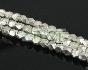 HIZE SB498 Thai Karen Hill Tribe Silver Faceted Nugget Cube Beads 2mm (27 1/2")