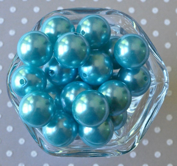 Items similar to 20mm Turquoise blue pearl bubblegum beads, Blue