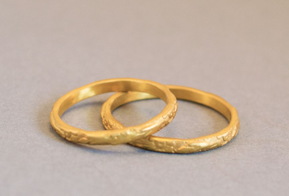 18k gold engraved wedding ring