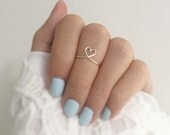Heart Knuckle Ring,Silver Heart Ring,For her, Simple Everyday, Bridesmaid Jewelry, Unique ring, Little Ring, Dainty, Chic, Modern Minimalist
