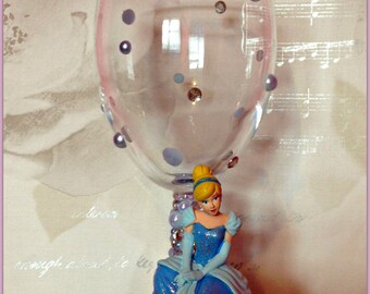 Disney Cinderella Sitting Wine Glass