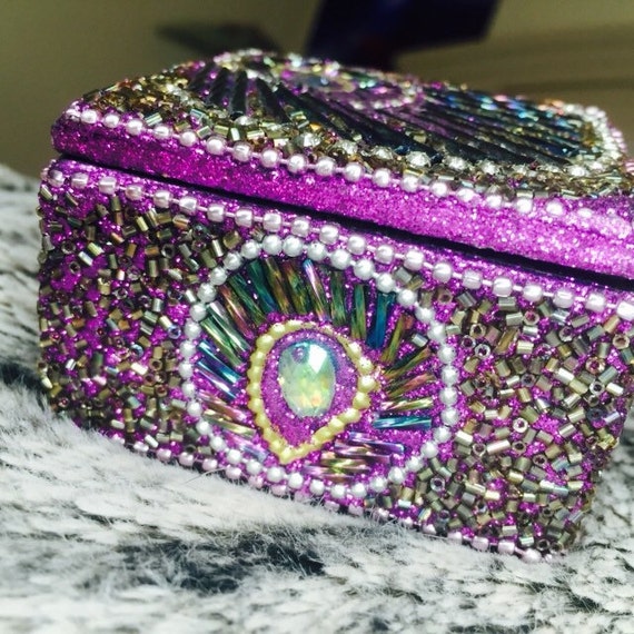 Beaded jewelry box in 3 colors blue green or by NIghtVisionsEtsy