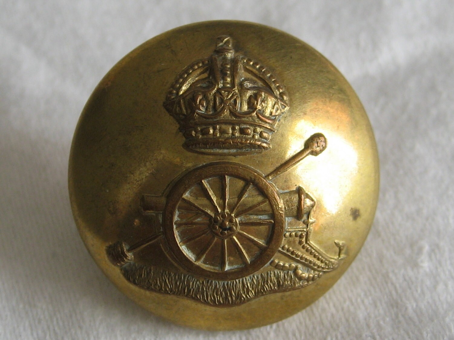 ANTIQUE British Artillery Metal Uniform Military BUTTON Haute Juice