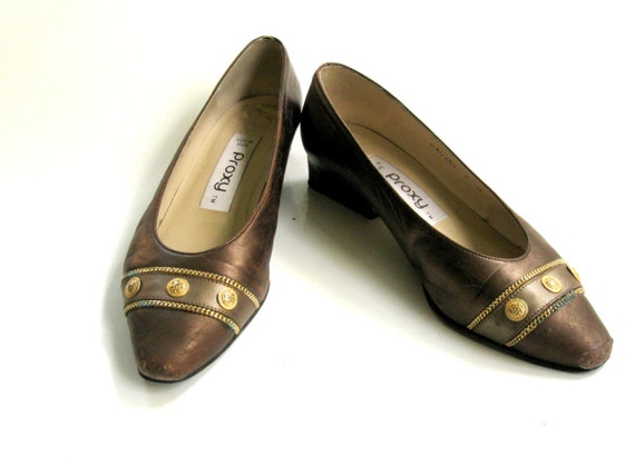 Vintage metallic bronze leather shoes / pumps. Low sculpted