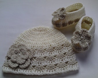 Crochet Baby Hat and Baby Booties beanie gift flowers baby shower photo prop