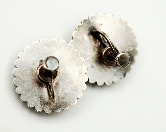 vintage Sterling Silver round Earrings screw back domed with twisted trim