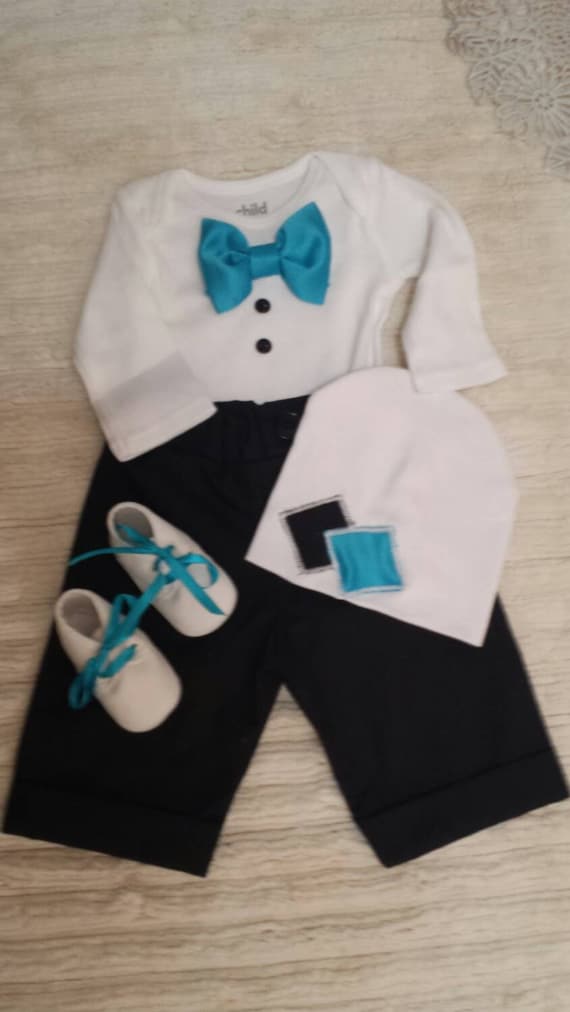 outfit. Newborn boy . 3 or4 Pieces. Take home