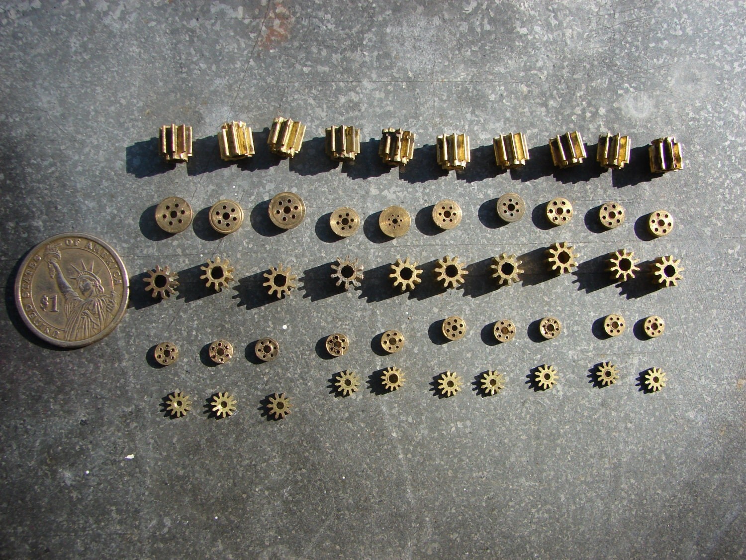 Set of 50 / Small BRASS Gears gear Barrels parts / alarm clock