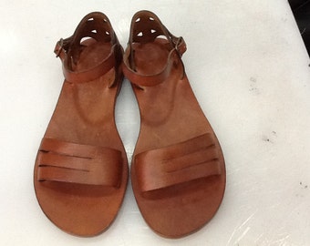 DAPHNE : Cross Strap Buckle Adjustable Sandal Handmade leather sandal custom size available
