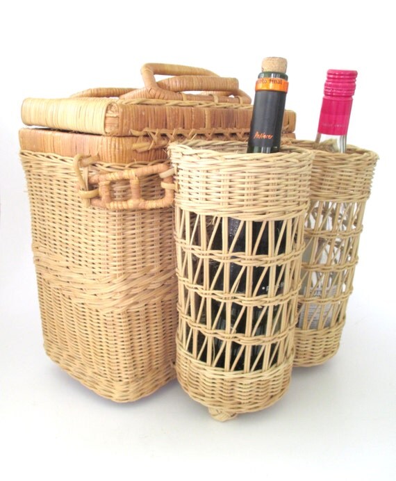 Wicker Picnic Basket with 2 Wicker Wine Bottle Holders