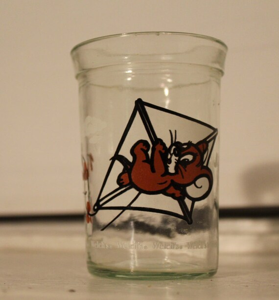 Vintage 1990 Tom and Jerry Glass Jerry with Kite by Turner