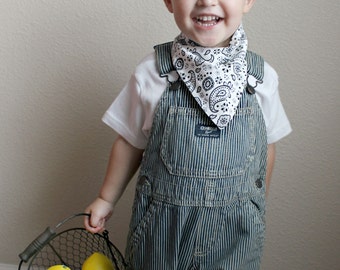 White Paisley Bandana Bib // Country Baby Bandana Bib // Western Bandana Bib // Gift for Baby